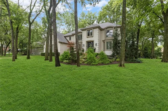 $1,295,000 | 16800 South Country Club Drive, Loch Lloyd, MO 64012