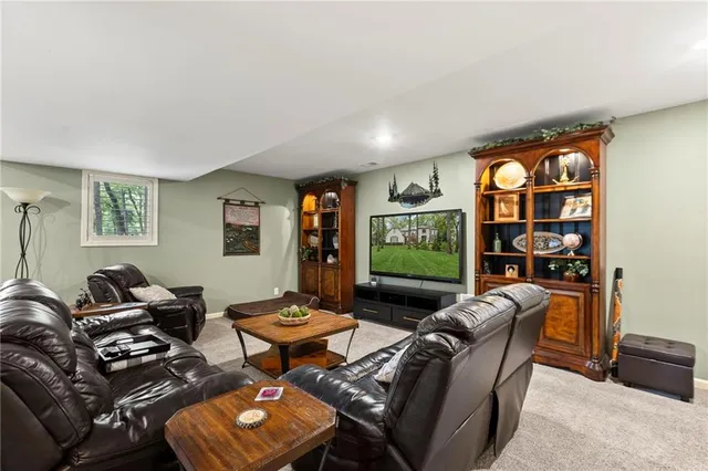 $1,295,000 | 16800 South Country Club Drive, Loch Lloyd, MO 64012