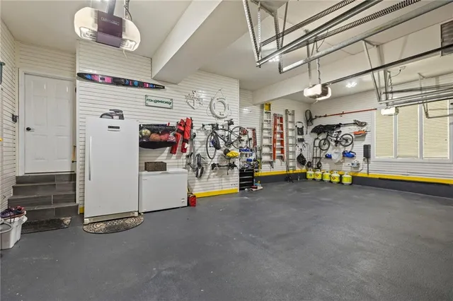 $1,295,000 | 16800 South Country Club Drive, Loch Lloyd, MO 64012