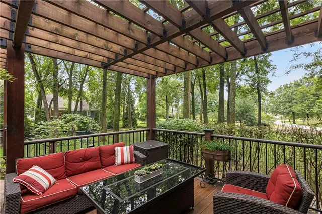 $1,295,000 | 16800 South Country Club Drive, Loch Lloyd, MO 64012