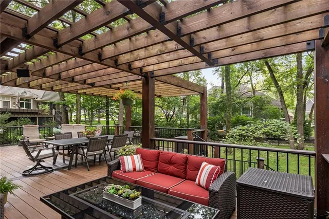 $1,295,000 | 16800 South Country Club Drive, Loch Lloyd, MO 64012