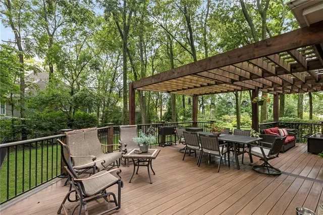 $1,295,000 | 16800 South Country Club Drive, Loch Lloyd, MO 64012