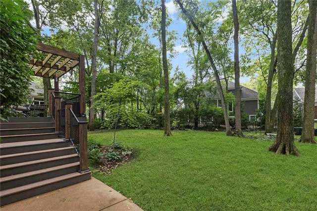 $1,295,000 | 16800 South Country Club Drive, Loch Lloyd, MO 64012