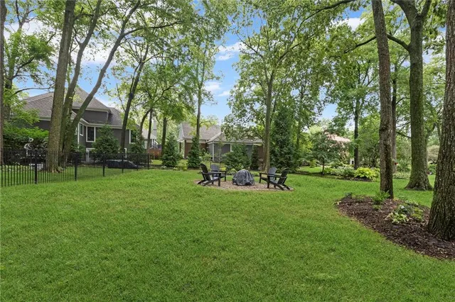 $1,295,000 | 16800 South Country Club Drive, Loch Lloyd, MO 64012