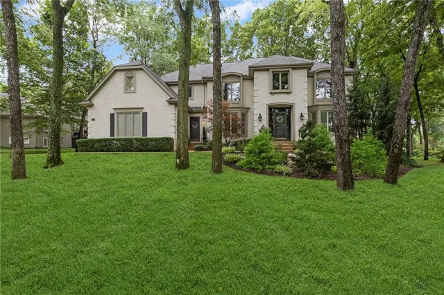 $1,295,000 | 16800 South Country Club Drive, Loch Lloyd, MO 64012