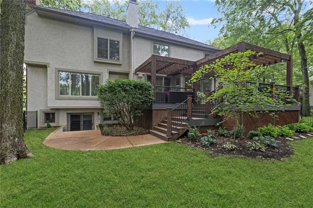 $1,295,000 | 16800 South Country Club Drive, Loch Lloyd, MO 64012