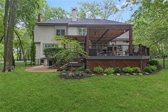 $1,295,000 | 16800 South Country Club Drive, Loch Lloyd, MO 64012