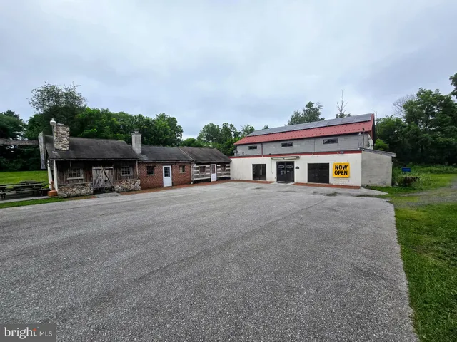a house view with a outdoor space