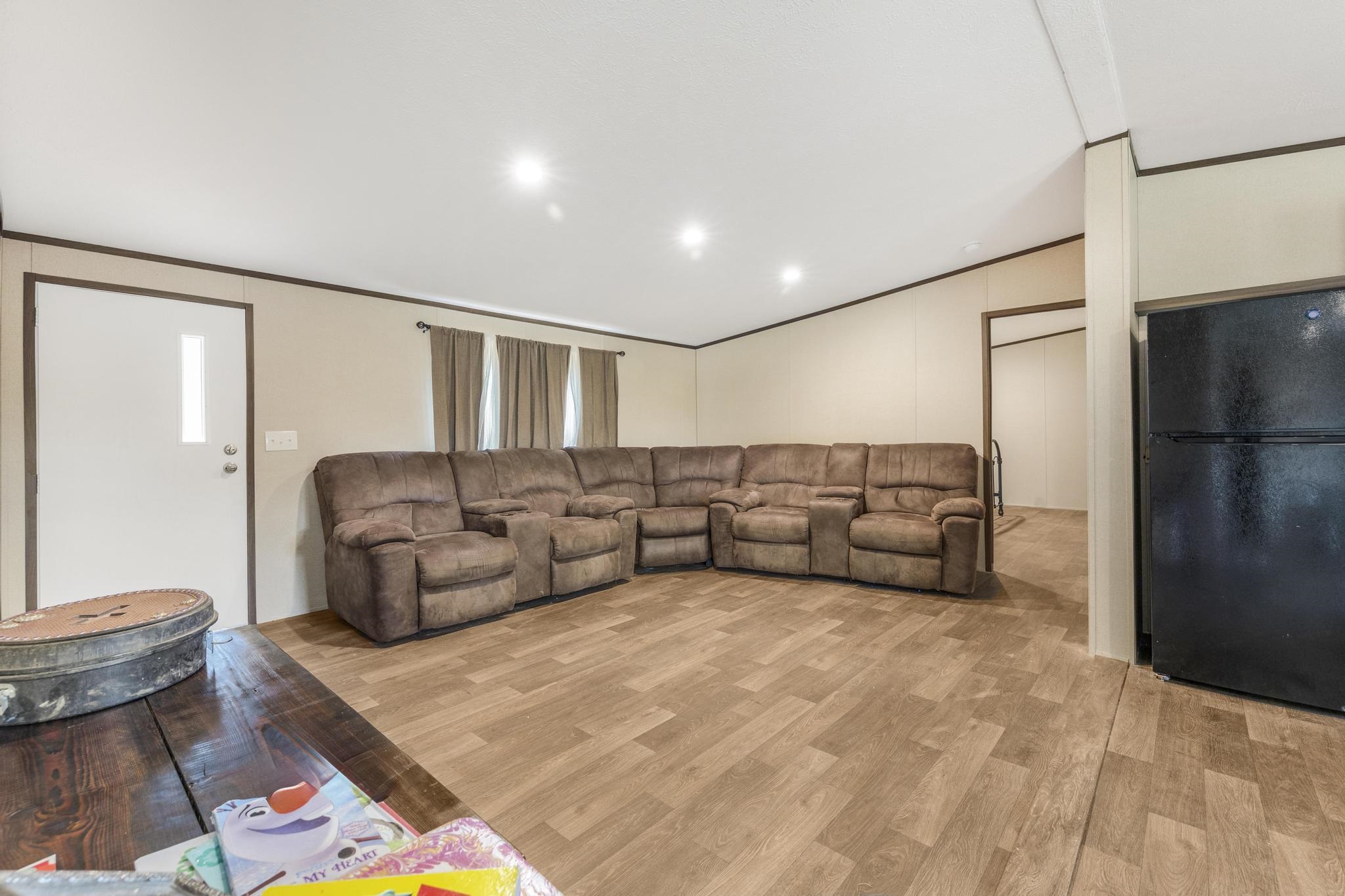 54309 Klasnich Road Perdido, AL 36562 - Photo 8 of 29 Living Room