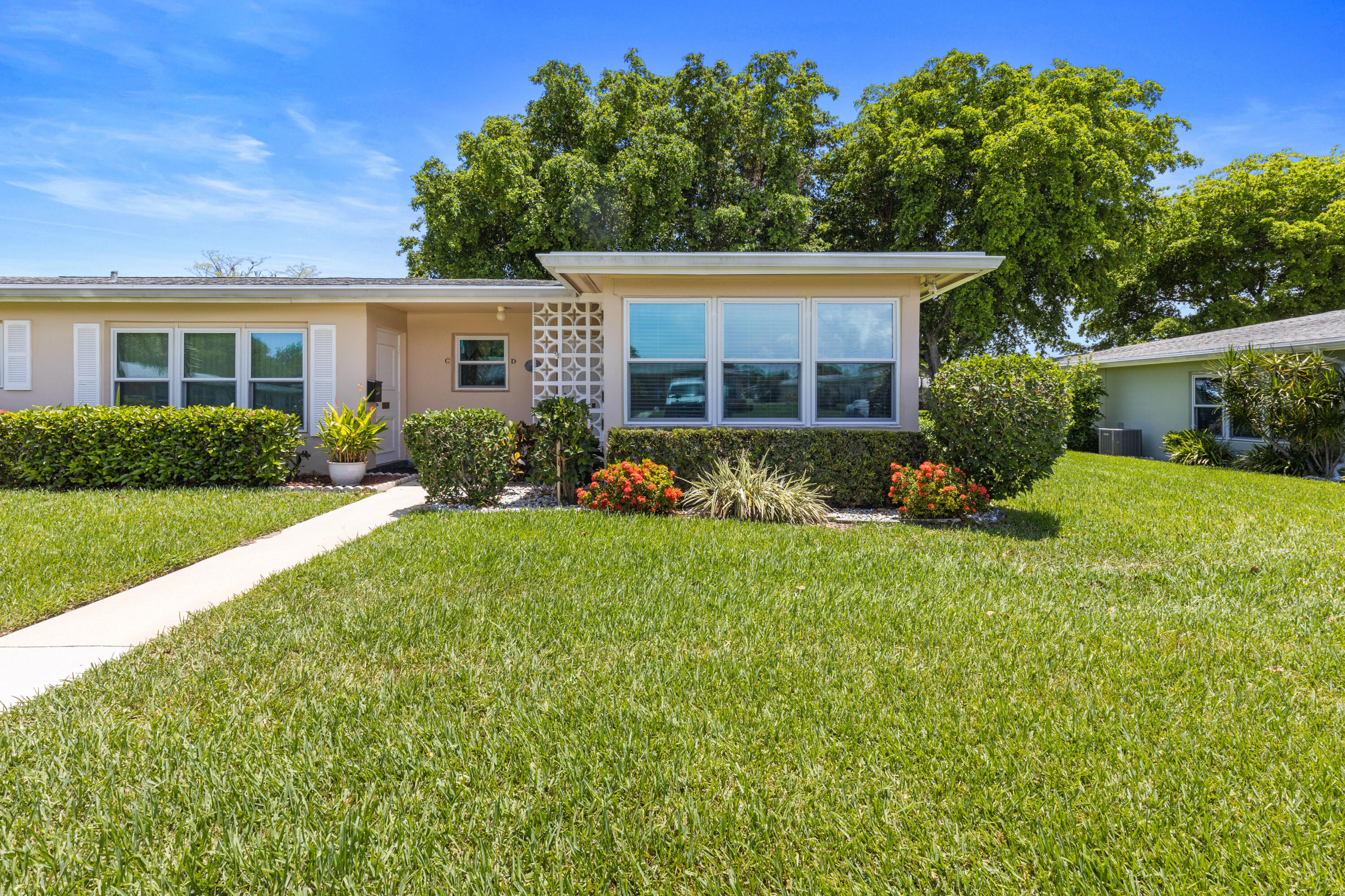 250 High Point Boulevard, Unit D Boynton Beach, FL 33435 - Photo 1 of 27 Front