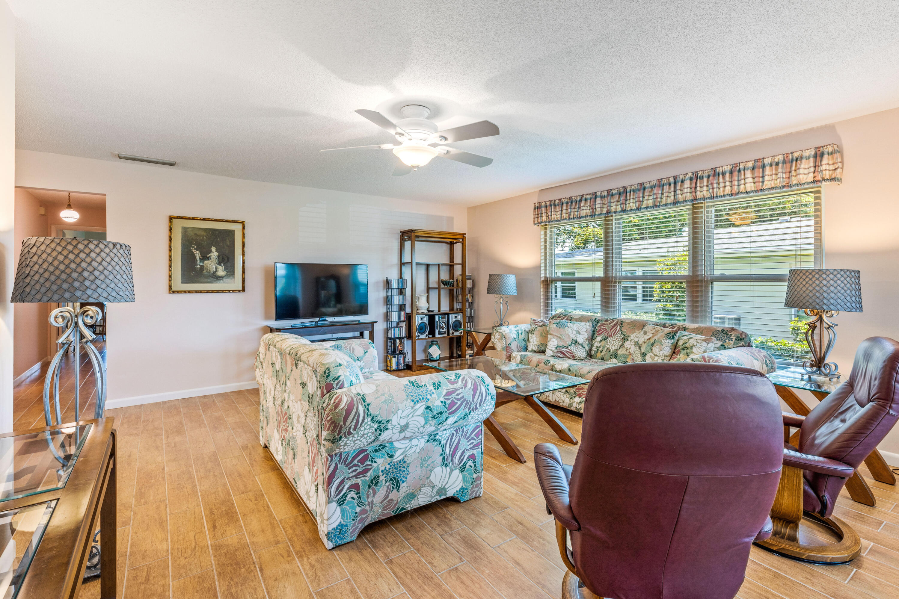 250 High Point Boulevard, Unit D Boynton Beach, FL 33435 - Photo 3 of 27 Living Room