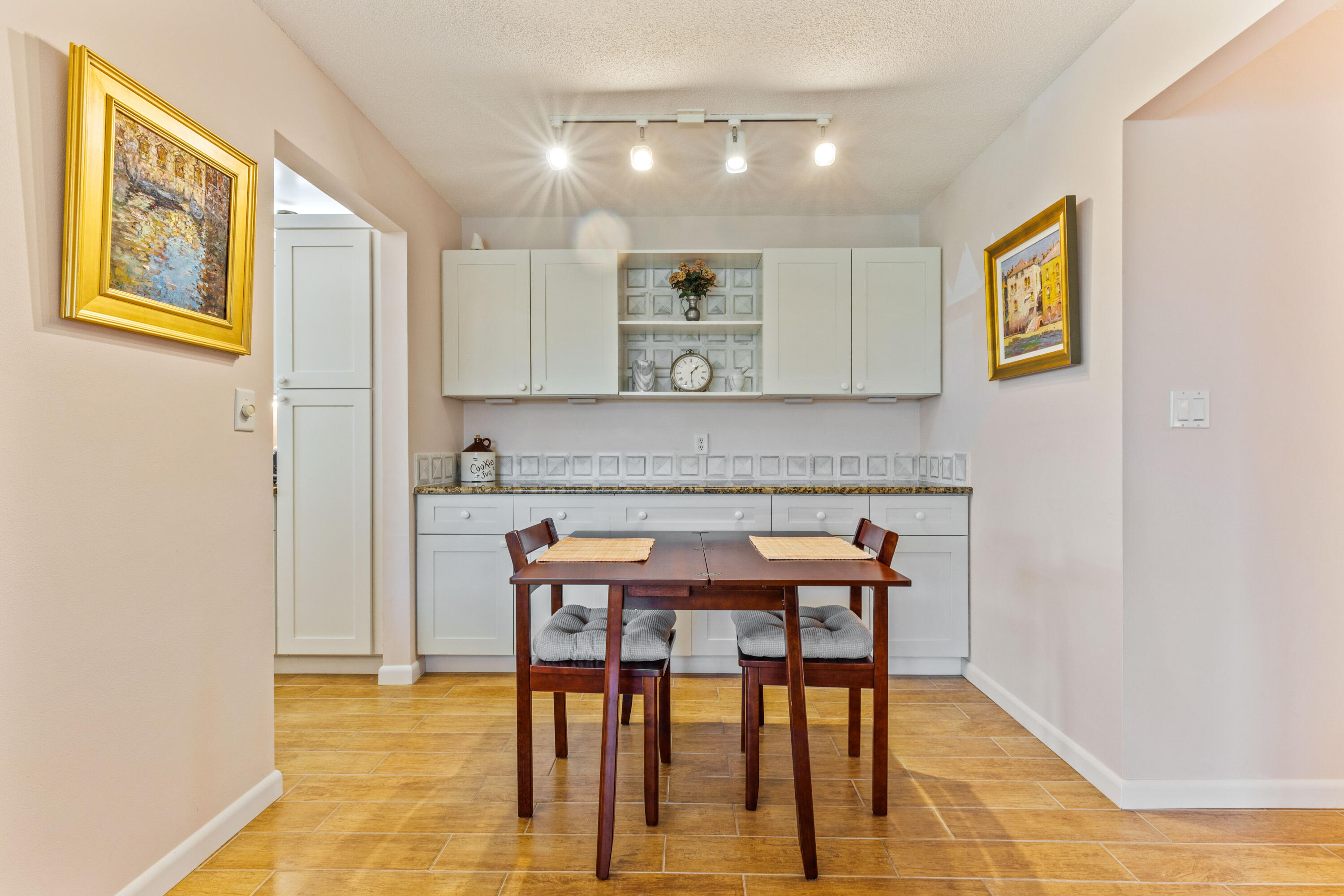 250 High Point Boulevard, Unit D Boynton Beach, FL 33435 - Photo 9 of 27 Dining Area