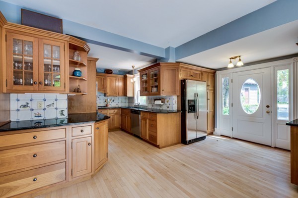10 Fells Road Winchester, MA 01890 - Photo 4 of 23 Gallery Image 4