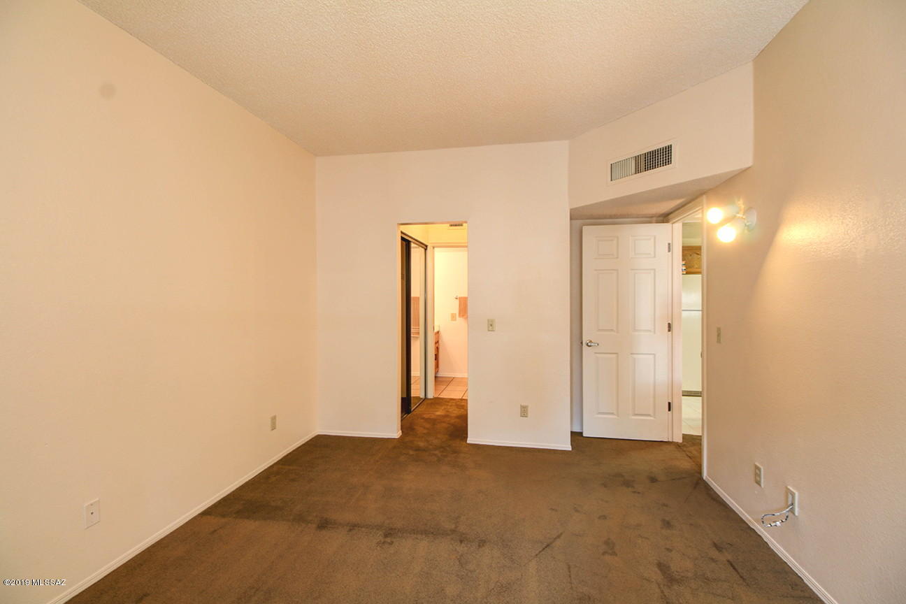 1200 East River Road, Unit K136 Tucson, AZ 85718 - Photo 10 of 28
