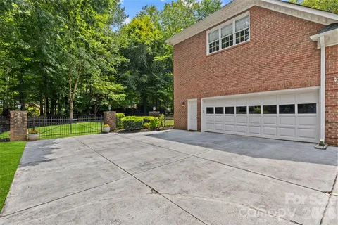 $659,000 | 3616 Deruyter Circle, Charlotte, NC 28269