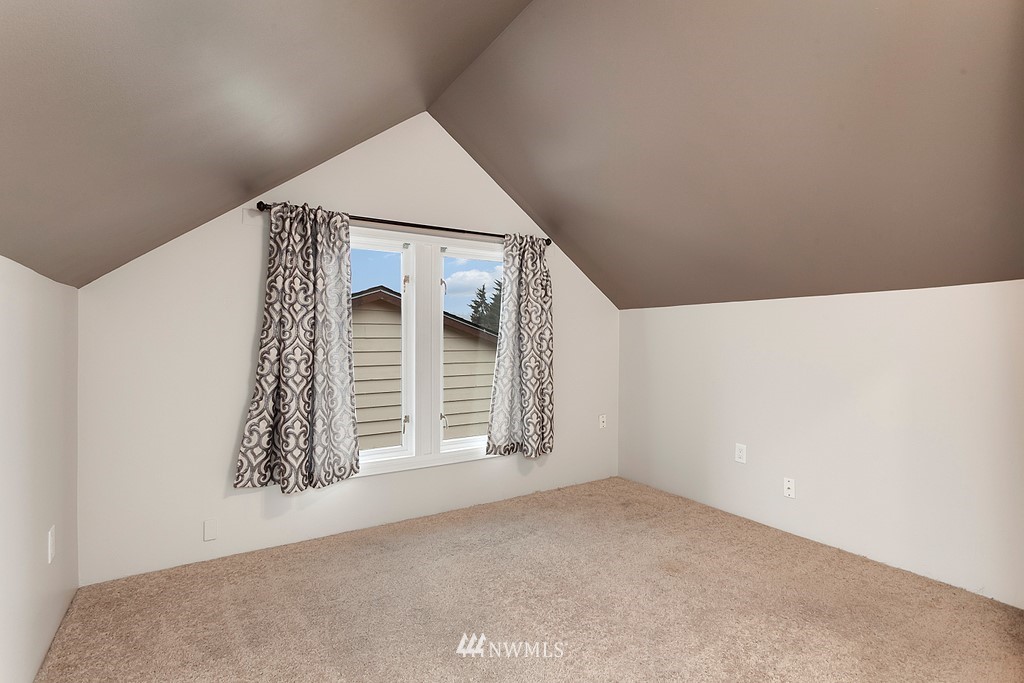 237 Wells Avenue North Renton, WA 98057 - Photo 19 of 28