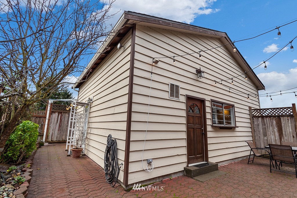 237 Wells Avenue North Renton, WA 98057 - Photo 24 of 28
