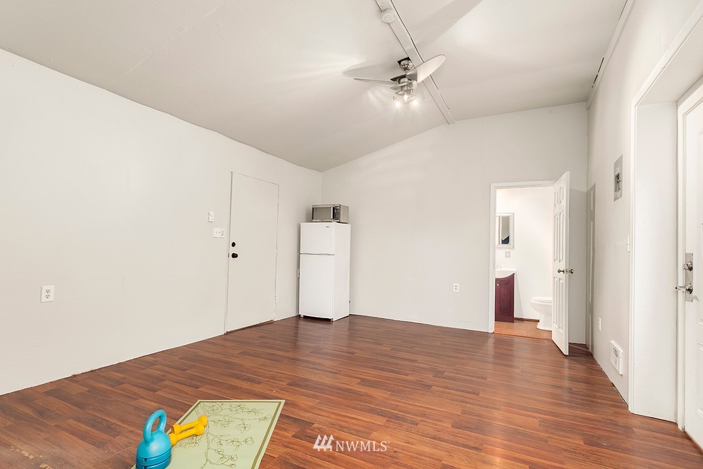 237 Wells Avenue North Renton, WA 98057 - Photo 25 of 28