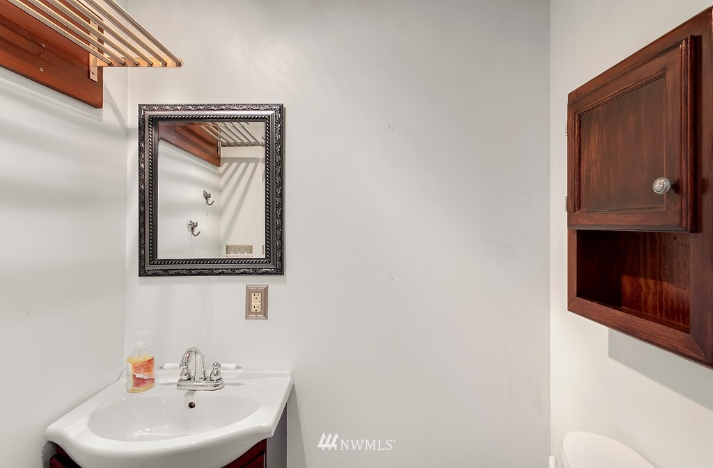 237 Wells Avenue North Renton, WA 98057 - Photo 26 of 28