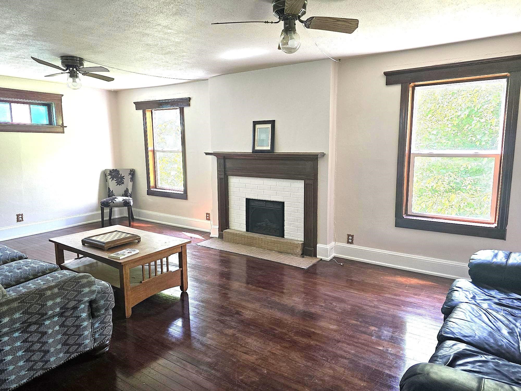 2467 South Riverside Drive Beloit, WI 53511 - Photo 7 of 46