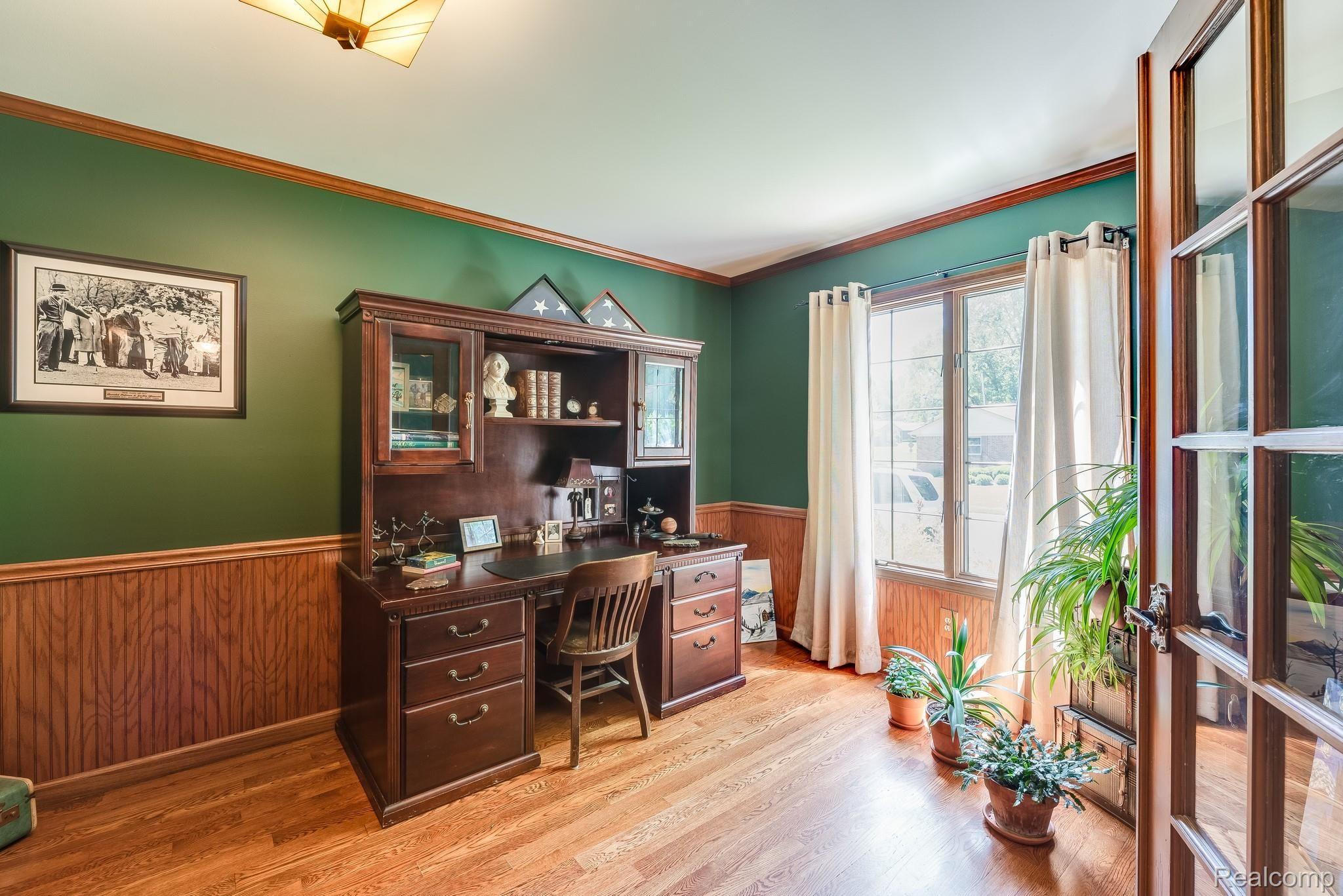 2373 Norton Road Rochester, MI 48307 - Photo 12 of 36 08.jpg