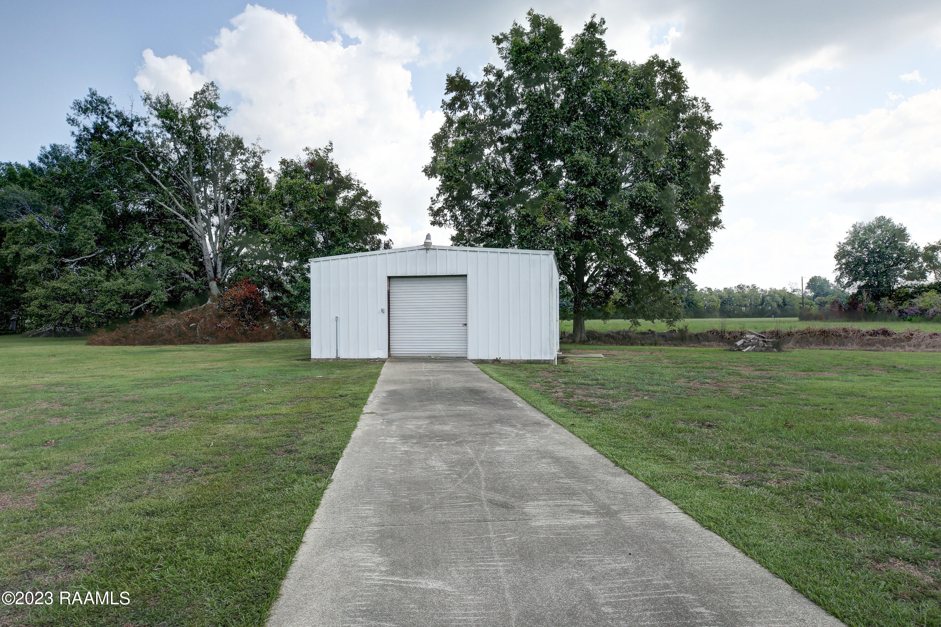 606A St Clair Road Breaux Bridge, LA 70517 - Photo 6 of 38 StClair-35
