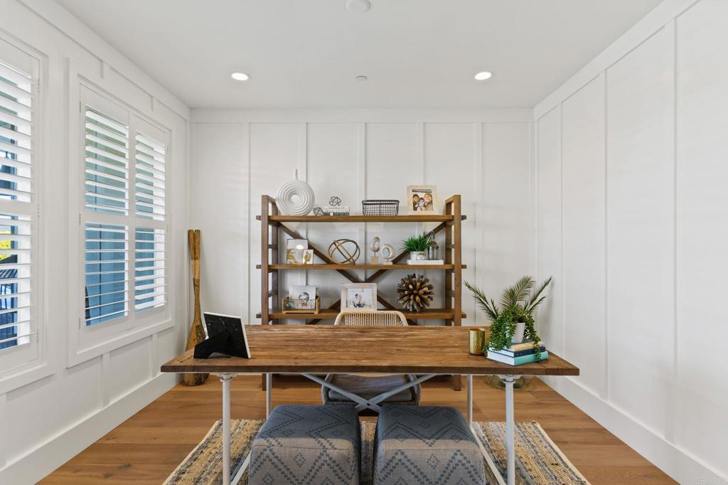 663 Polaris Drive Encinitas, CA 92024 - Photo 11 of 34 a view of a livingroom with furniture
