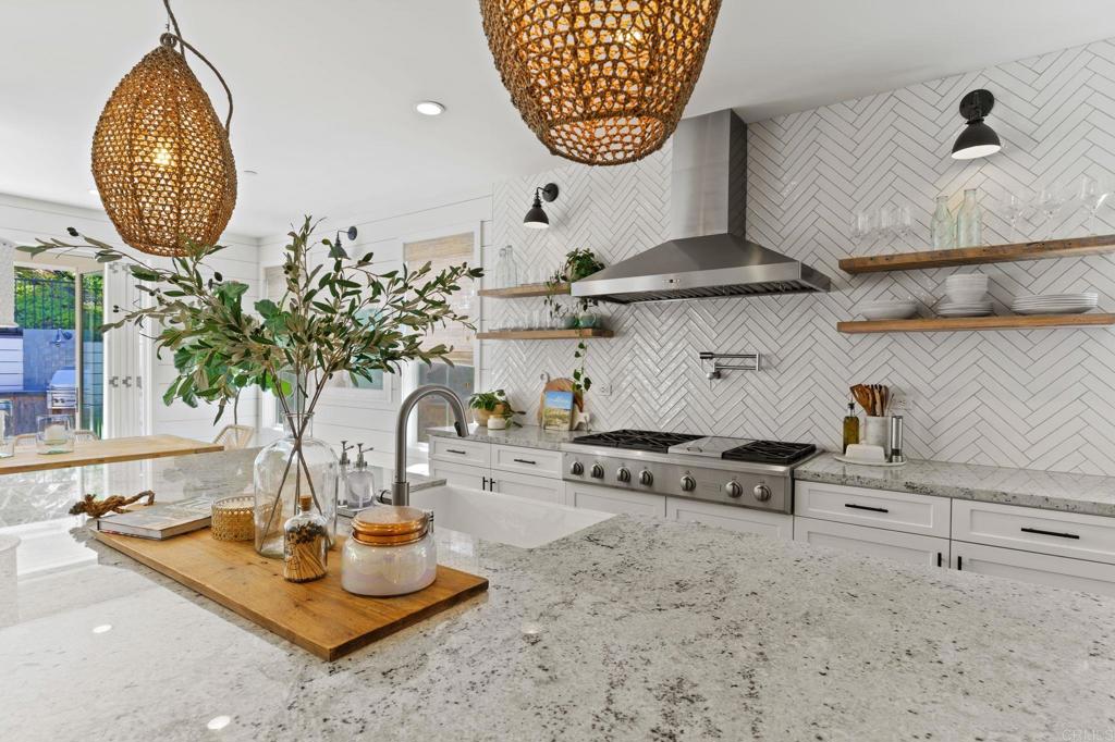 663 Polaris Drive Encinitas, CA 92024 - Photo 6 of 34 a living room with furniture