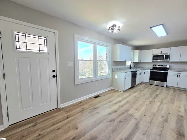 $299,900 | 125 Glenn Street, Travelers Rest, SC 29690