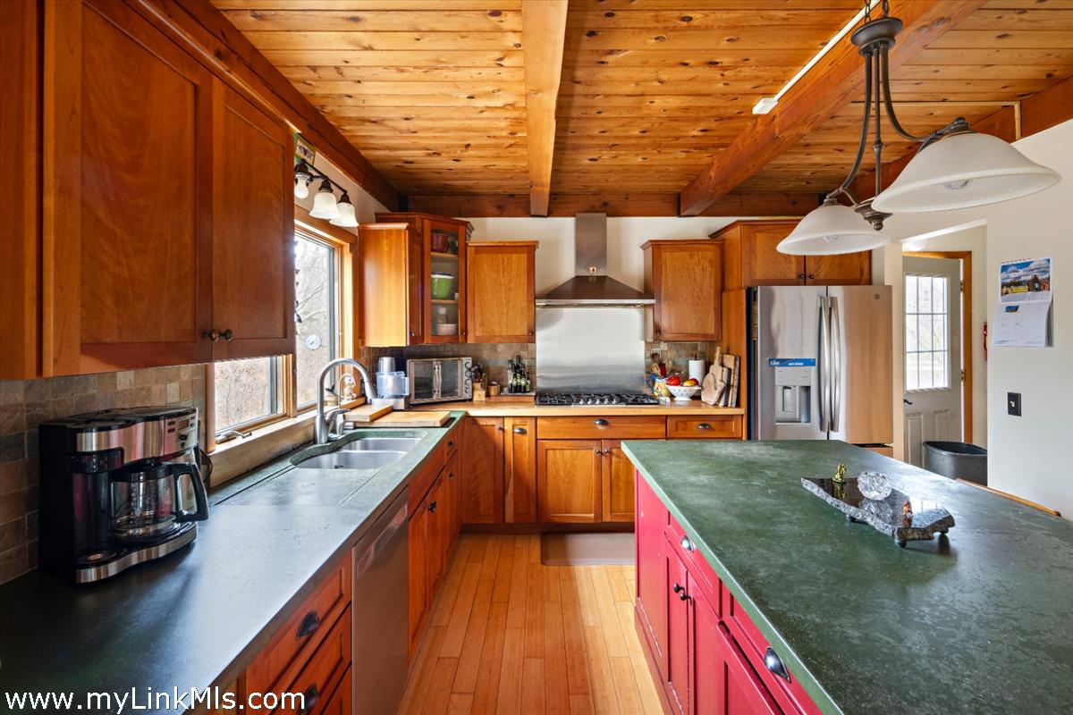 99 Old Purchase Road Edgartown, MA 02539 - Photo 11 of 30