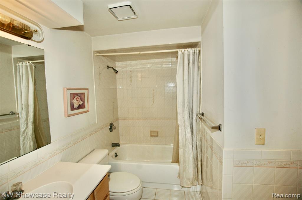 628 Summit Ridge Drive Milford, MI 48381 - Photo 28 of 44