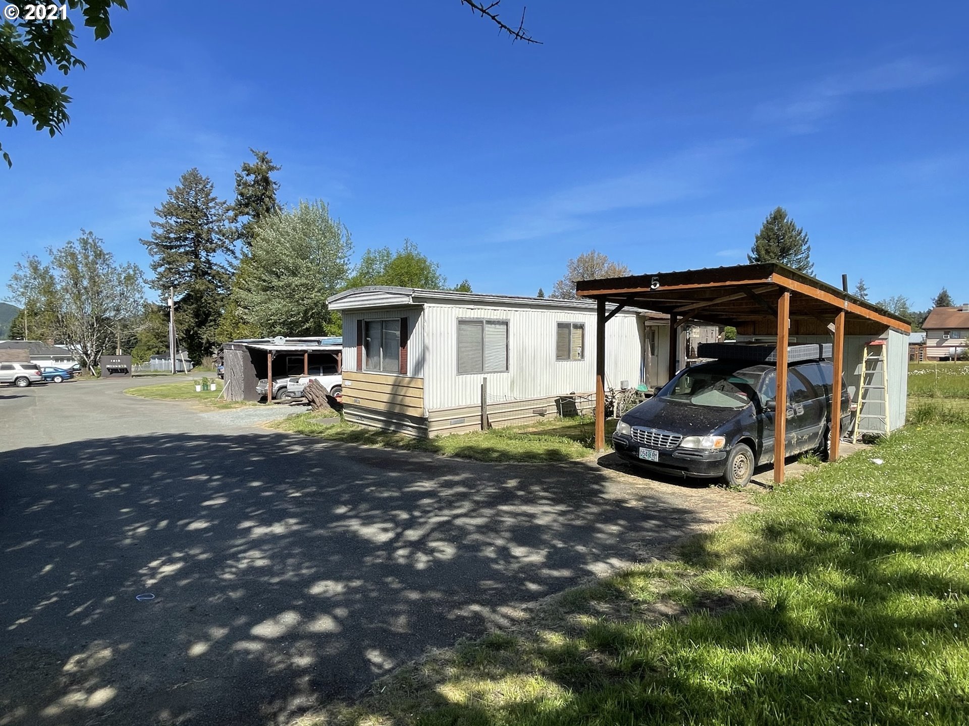 1815 Roseburg Road Myrtle Point, OR 97458 - Photo 4 of 16 Gallery Image 4