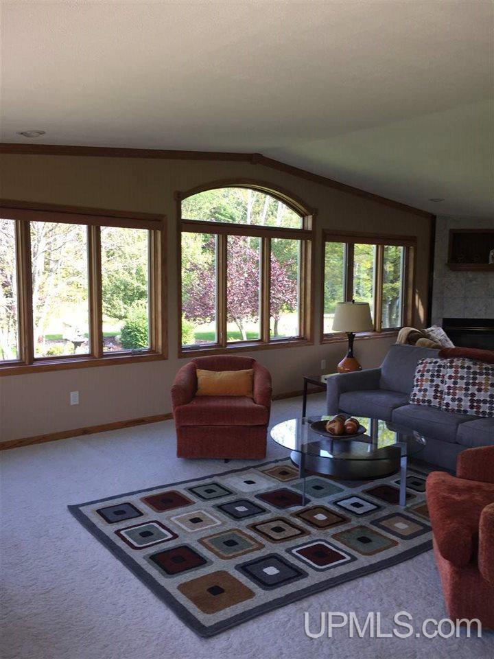 2540 14th Road Escanaba, MI 49829 - Photo 3 of 21