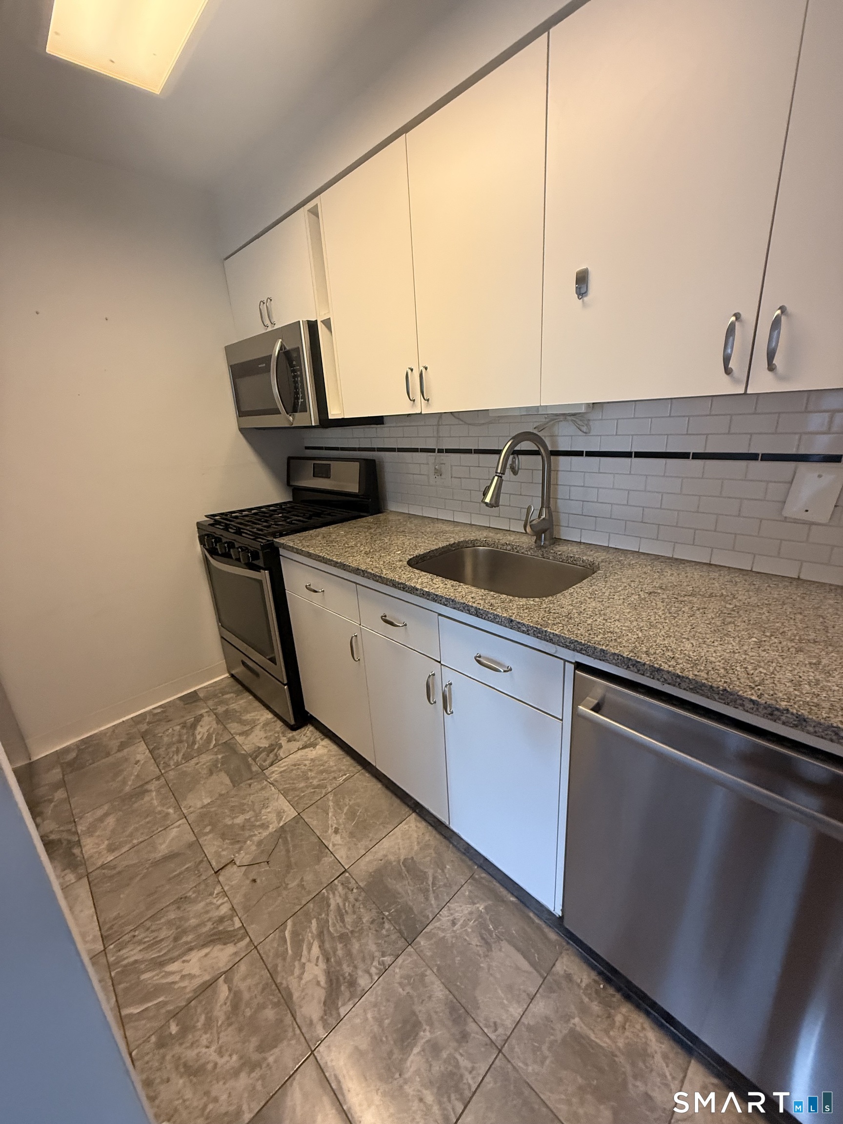 5 Raspberry Lane, Unit 5 Ridgefield, CT 06877 - Photo 6 of 11 Gallery Image 6
