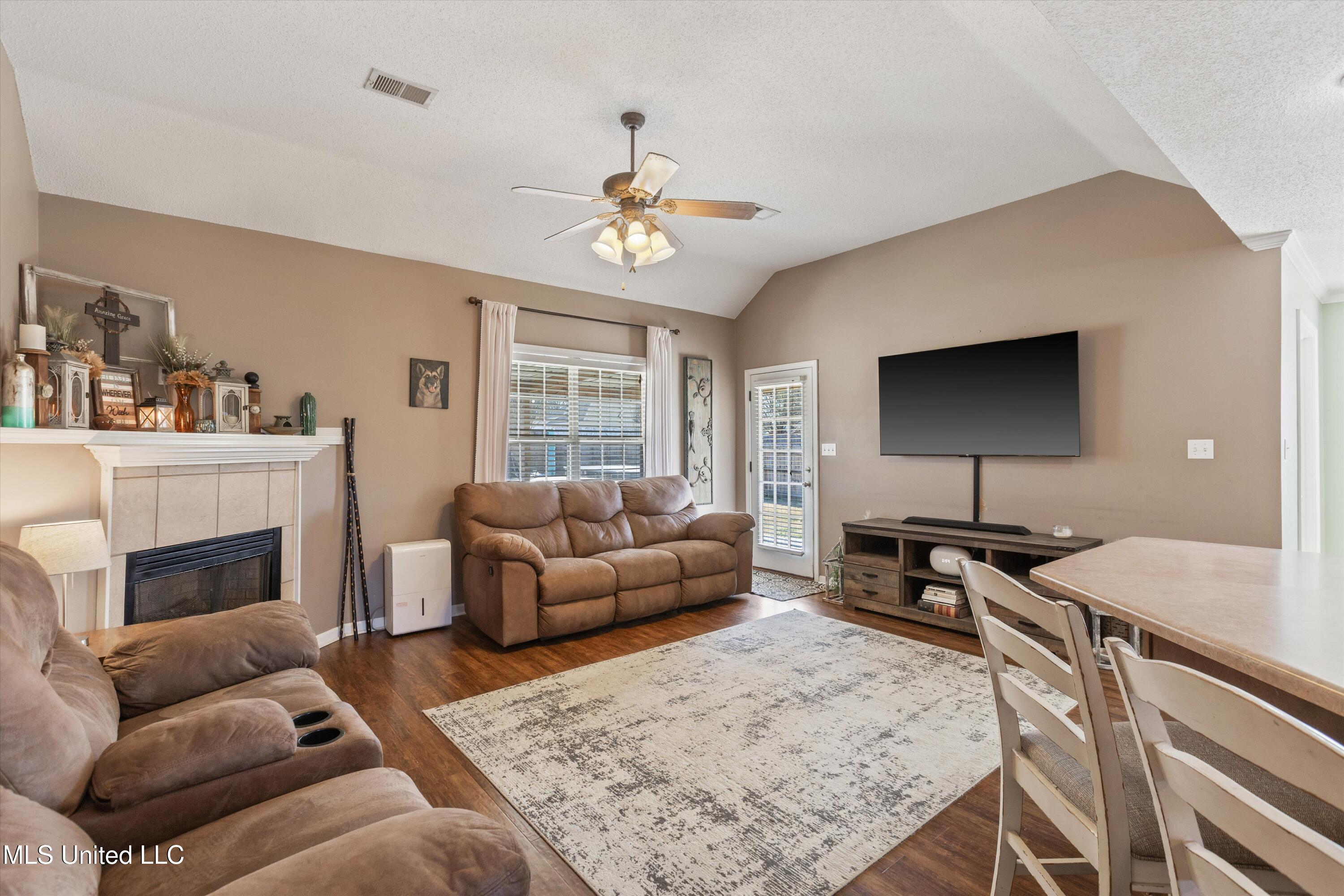 85 Desoto Avenue Hernando, MS 38632 - Photo 2 of 21 02-85 Desoto Ave-6