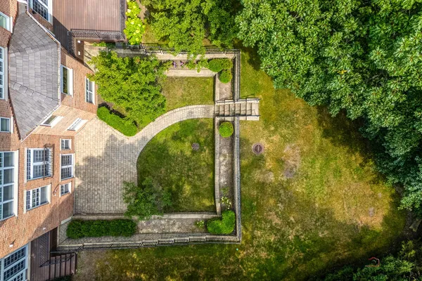 $3,599,900 | 64 Crescent Drive, Glencoe, IL 60022