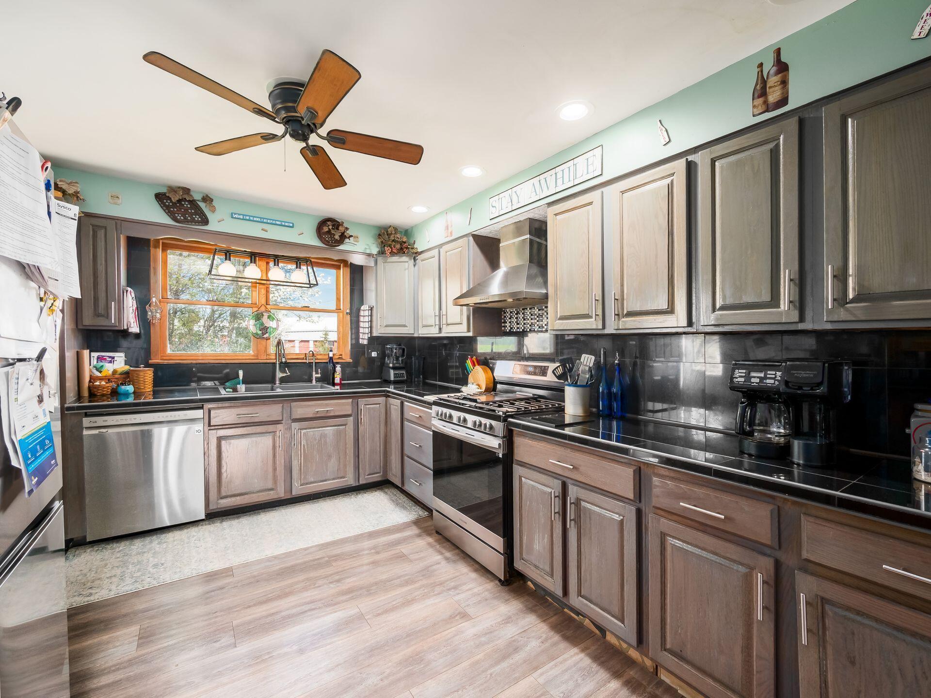 1410 Stratford Road Delaware, OH 43015 - Photo 3 of 30