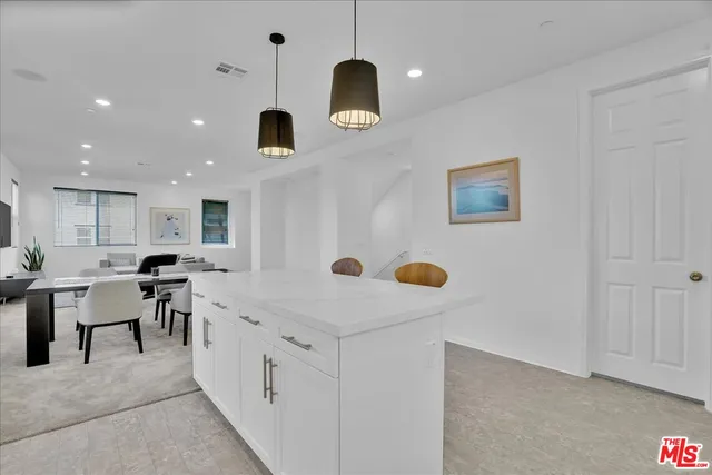 $4,995 | 725 Daniel Freeman Circle, Inglewood, CA 90301