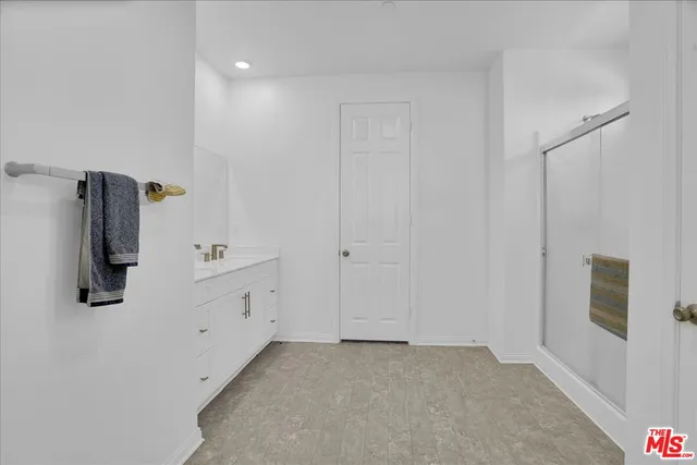 $4,995 | 725 Daniel Freeman Circle, Inglewood, CA 90301