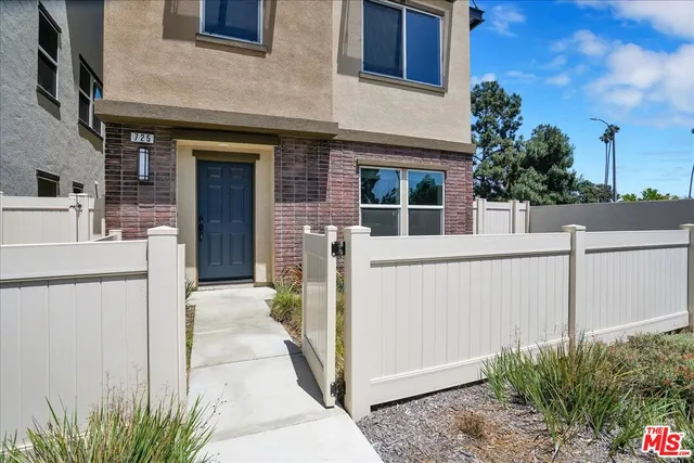 $4,995 | 725 Daniel Freeman Circle, Inglewood, CA 90301