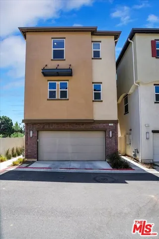 $4,995 | 725 Daniel Freeman Circle, Inglewood, CA 90301