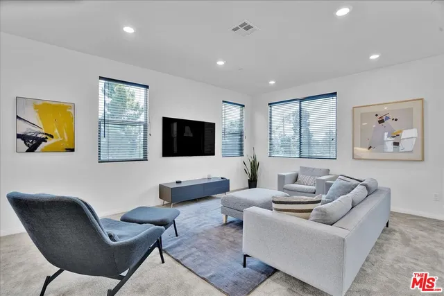 $4,995 | 725 Daniel Freeman Circle, Inglewood, CA 90301