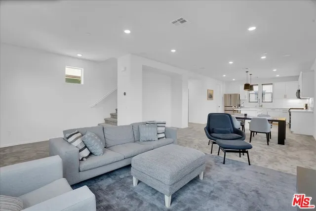 $4,995 | 725 Daniel Freeman Circle, Inglewood, CA 90301