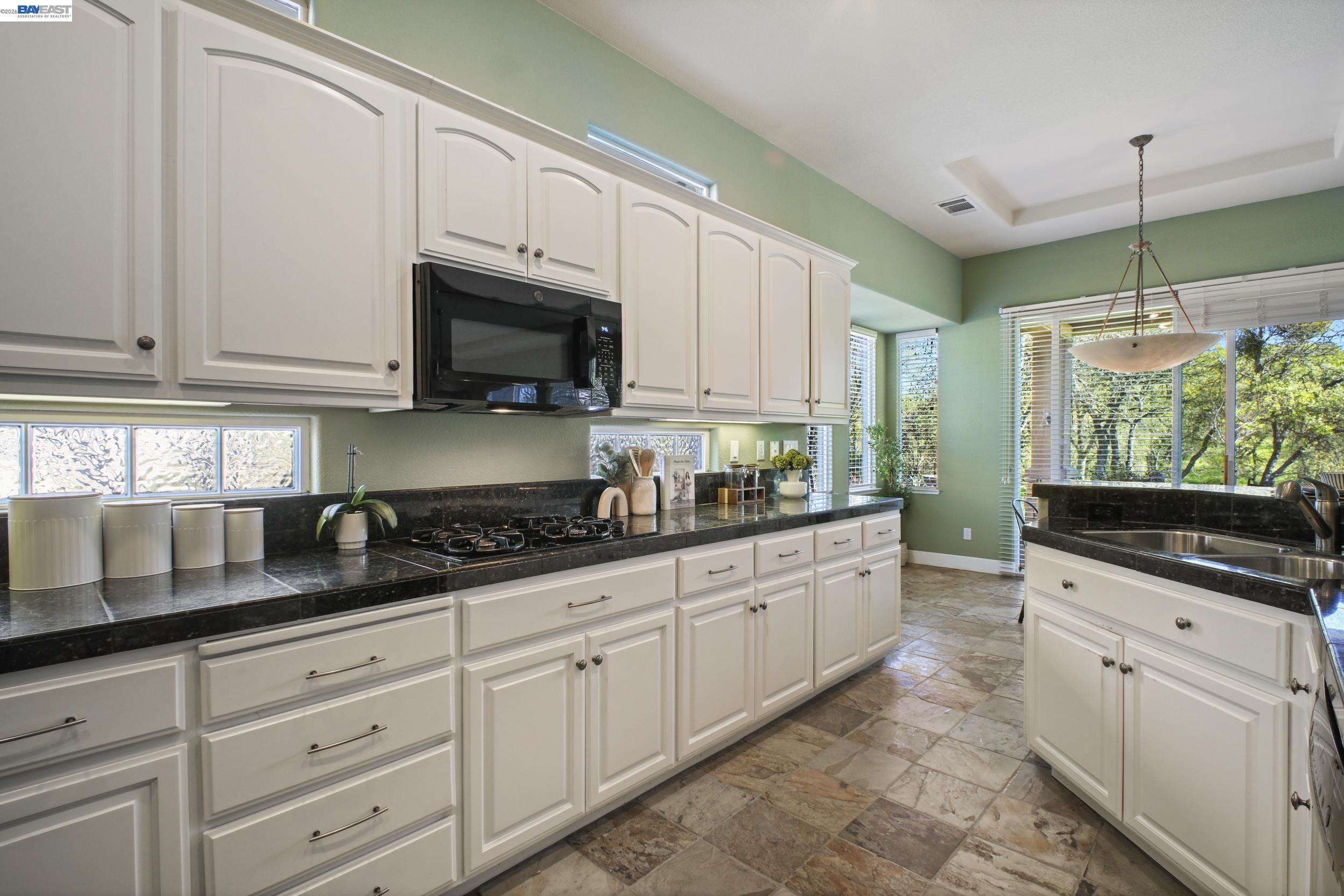 8 Rock Ridge Court Copperopolis, CA 95228 - Photo 15 of 57