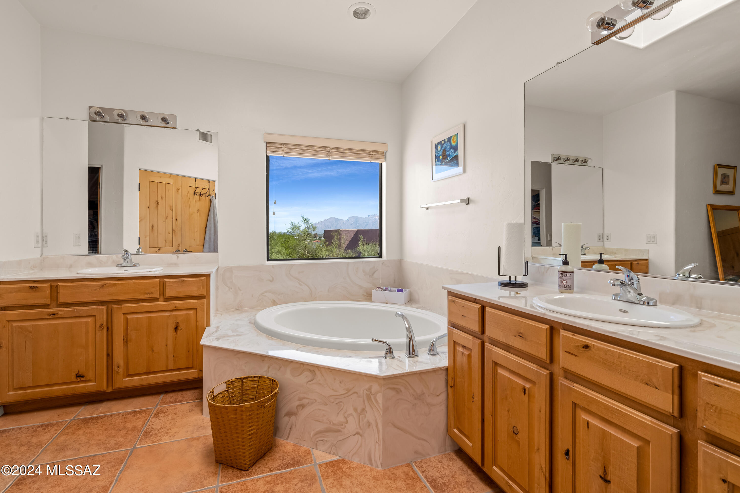 450 South Stephanie Loop Tucson, AZ 85745 - Photo 22 of 33