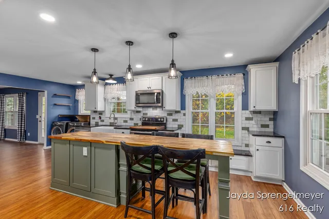 $430,000 | 5450 Golfcrest Court Southwest, Wyoming, MI 49509