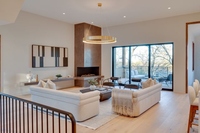 $3,000,000 | 2108 12th Avenue South, Nashville, TN 37204