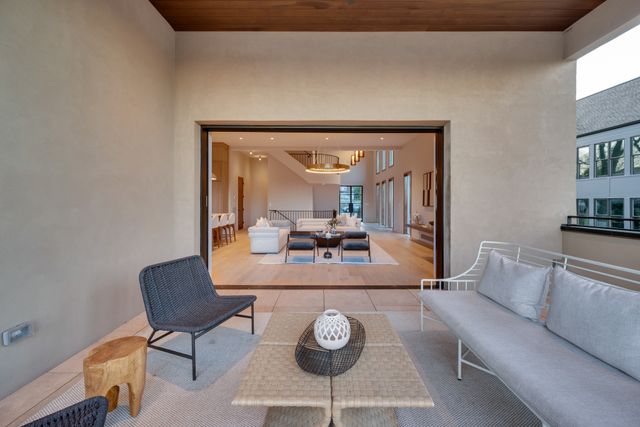 $3,000,000 | 2108 12th Avenue South, Nashville, TN 37204