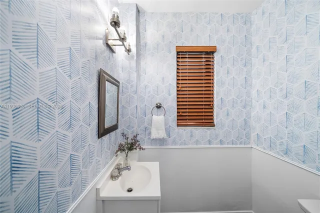 $5,955 | 7222 Trouville Esplanade, Miami Beach, FL 33141