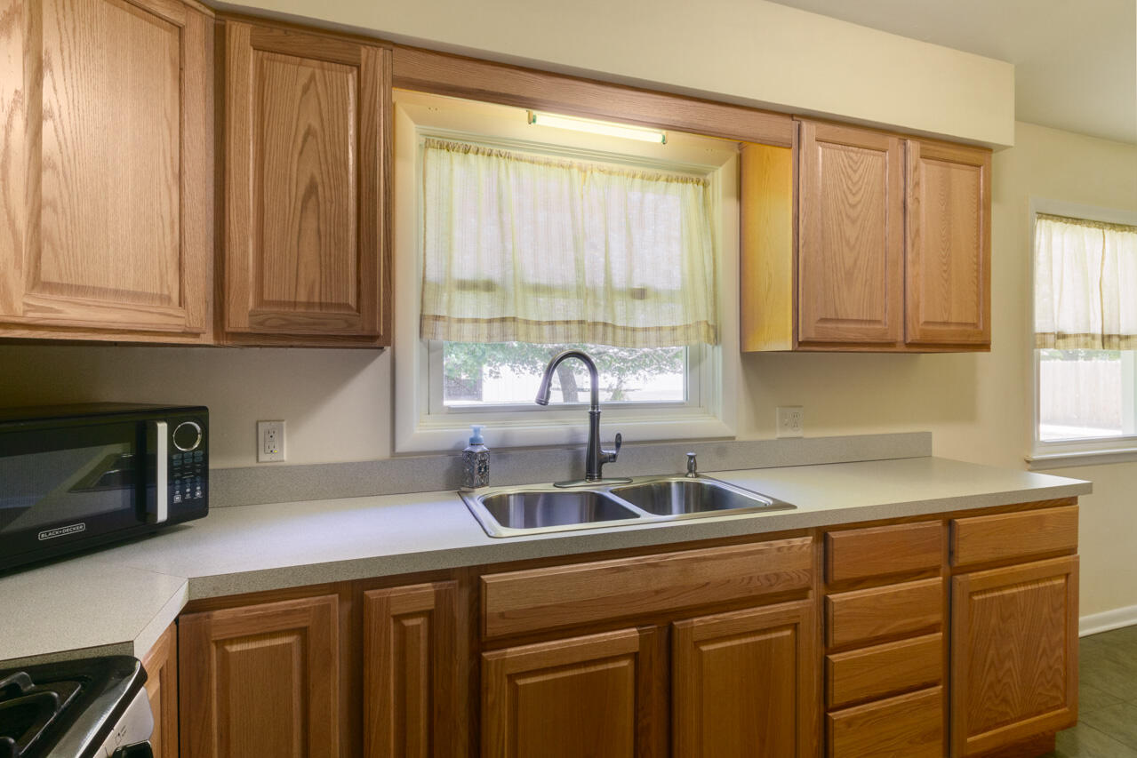 12159 South Sprinkle Road Vicksburg, MI 49097 - Photo 11 of 34 .